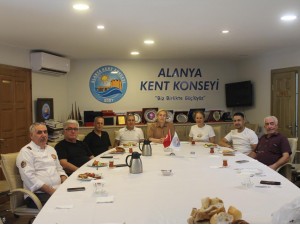 ALTIN KEPÇE TURİZM ve AŞÇILAR DERNEĞİ KENT KONSEYİNDE KAHVALTIYA KATILDI.